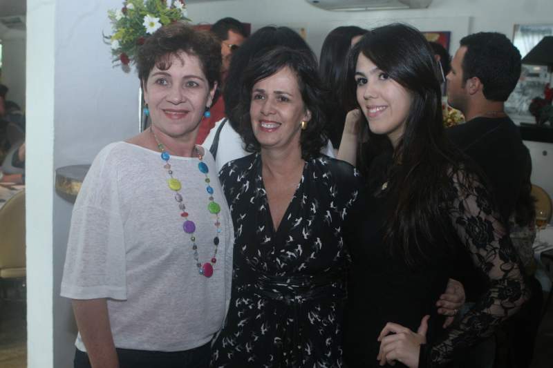 O aniversario de Neuma Figueiredo foi festejado com muito charme no Limone