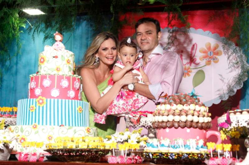 O Edificio Saint Paul foi transformado em um cenario de sonho para a festa de anivers&aacute;rio de Anik, filha de Layla e Fujita Neto