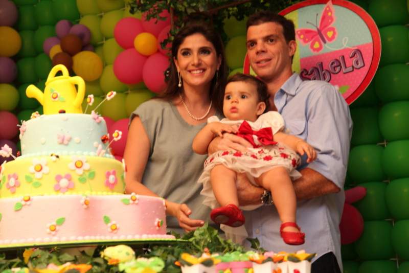 Sídia e Lourenço Bizarria festejaram o primeiro aniversário da herdeira Isabela Bizarria