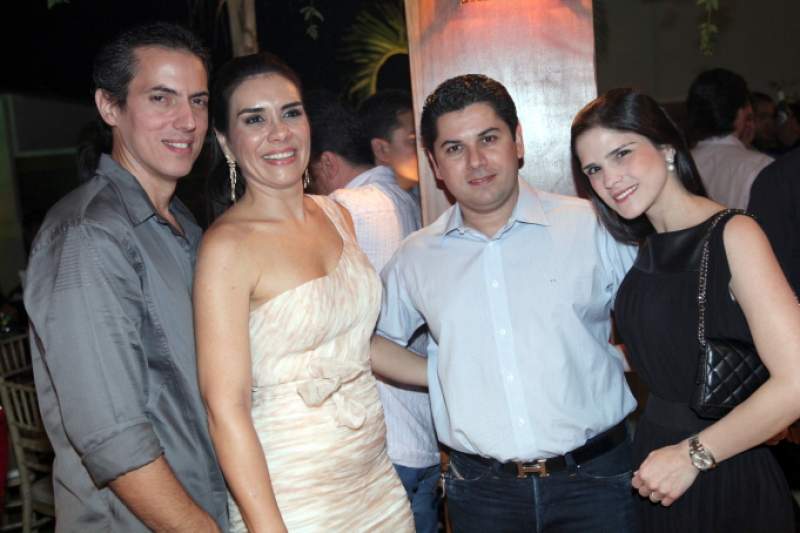 Leo e Ane Alcantara armaram um festao para brindar a nova idade dele