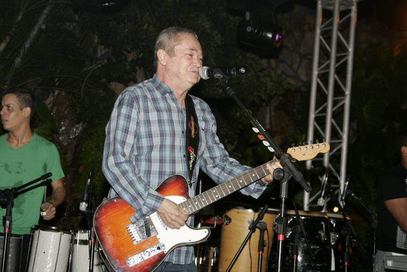 Mr. Bab&atilde;o continua reinando nas noitadas de sexta-feira  no Mucuripe Club