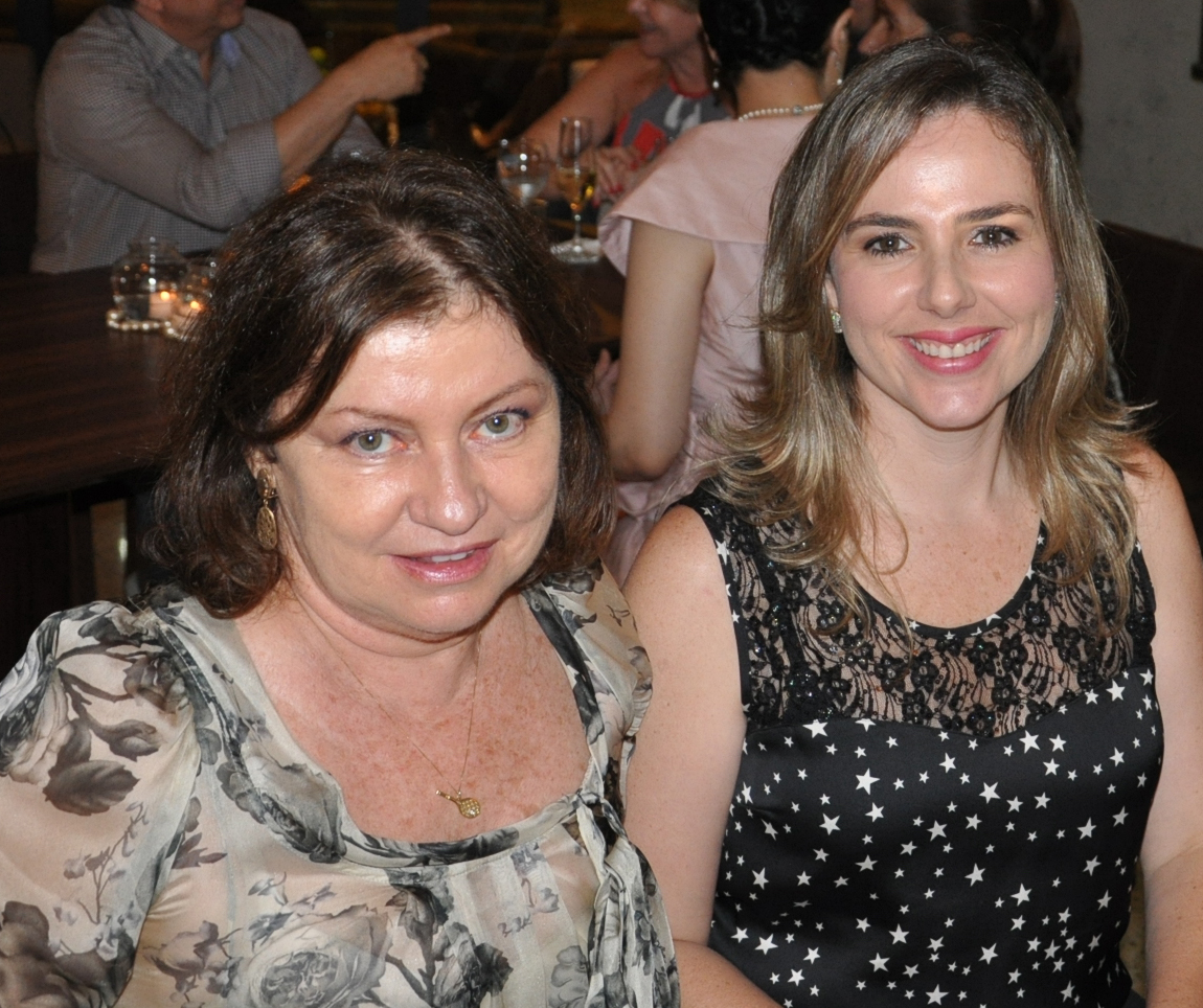 Welbaneide Luna autografa seu livro na Cultura