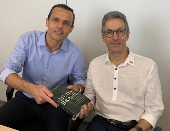 O livro Muda Brasil, de Eduardo Diogo, está ganhando o país