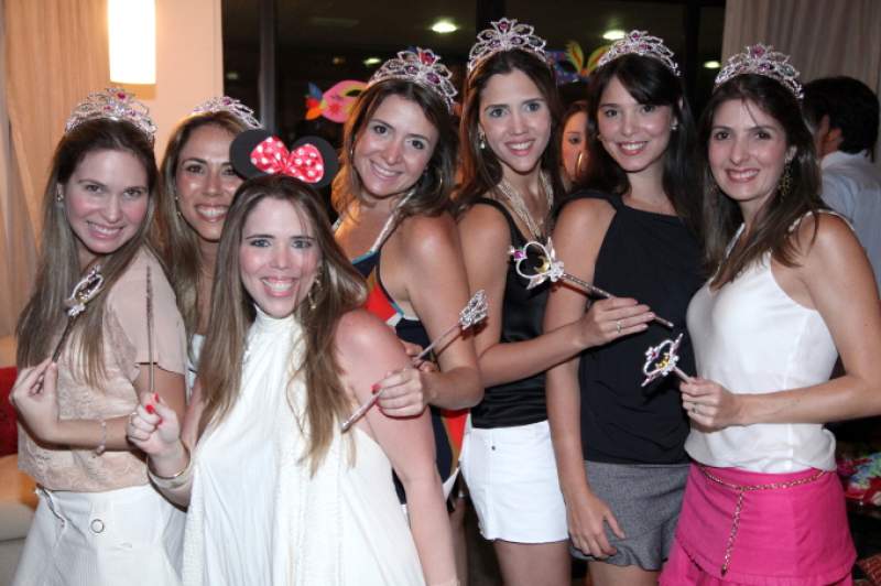 Marina Baquit trocou de idade e armou um get-together em seu ap&ecirc; para comemorar a data