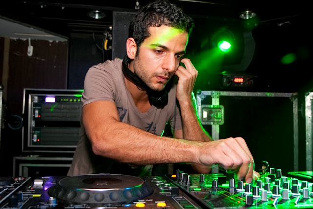 We Clap arma balada diurna de Natal