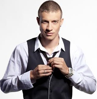 DJ Shark arma balada ‘Dangerous’ no Colosso