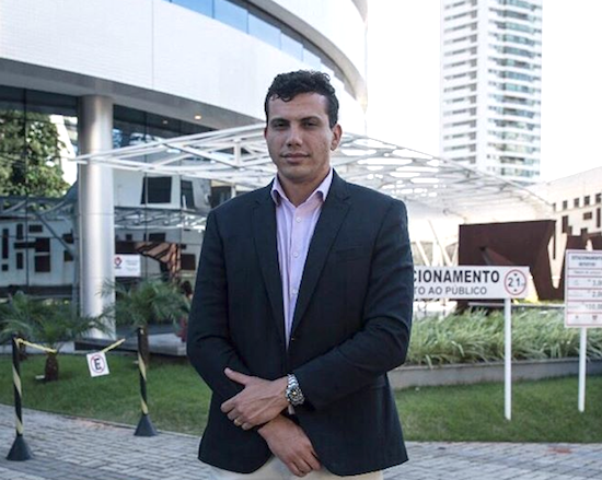 Helmut Poti participa de curso sobre Gastroplastia Endoscópica em Miami