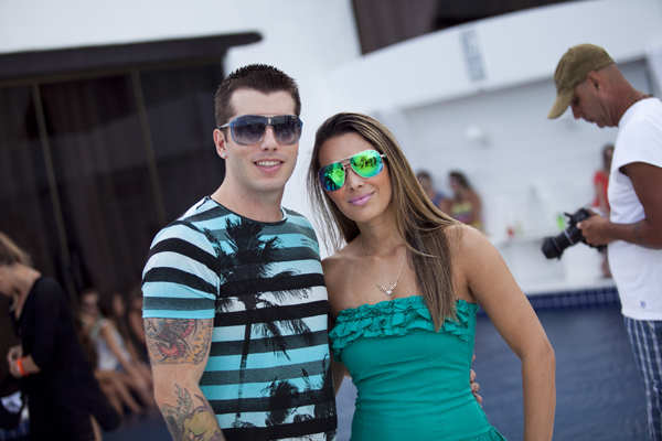 Festa na piscina do Club Hotel, em Búzios