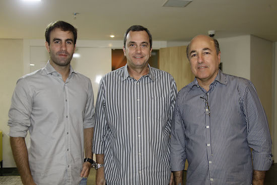 Vitor Frota pilota almoço com a Imprensa no L`Ô Restaurante