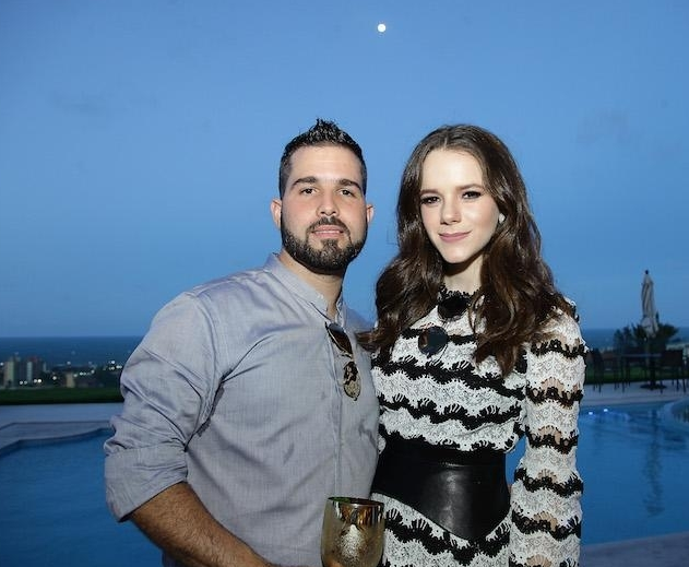 Felipe e Paula Rocha seguem para Semana Santa no Cumbuco