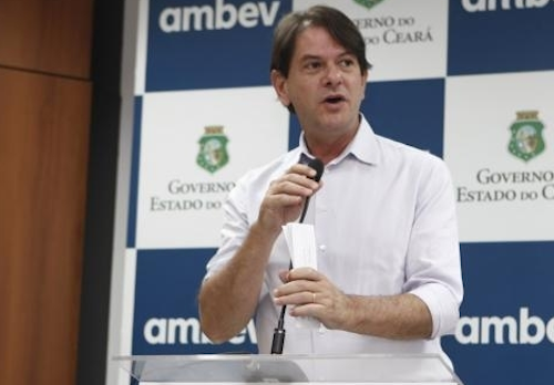 Cid Gomes recebe Medalha do Mérito Industrial