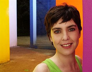 Adriana Calcanhoto faz show em Fortaleza