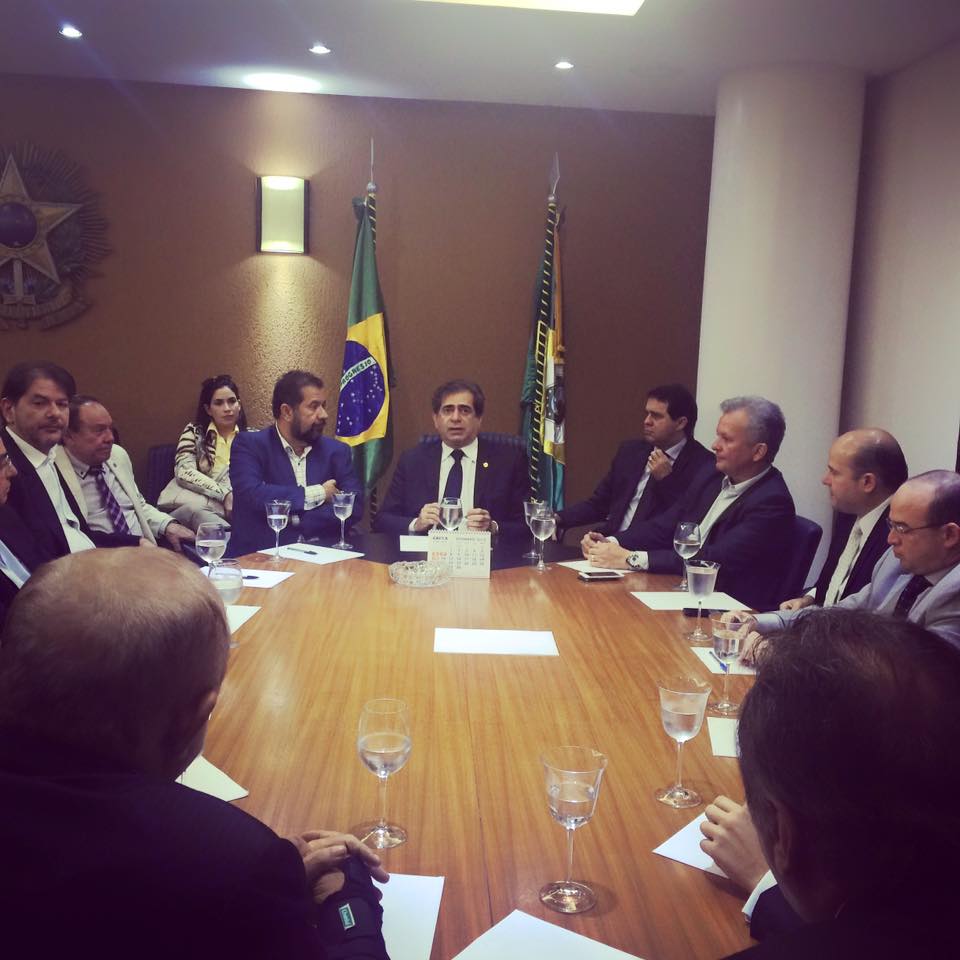 Extra! Cid Gomes e aliados aceitam convite para se filiar ao PDT