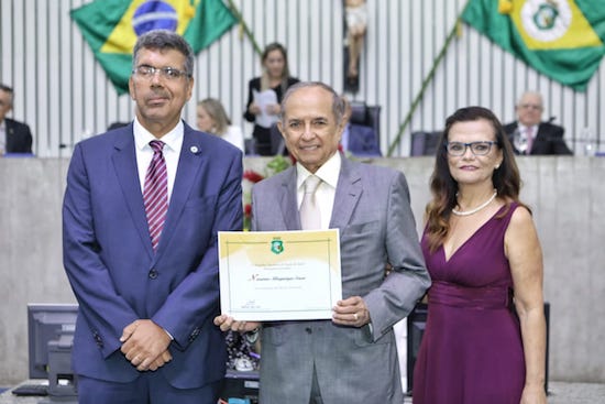 Assembleia Legislativa do Ceará homenageia profissionais pelo Dia do Economista