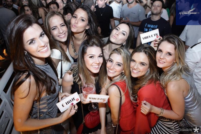 Mariana Vasconcelos comemora aniversário no Colosso Lake Lounge