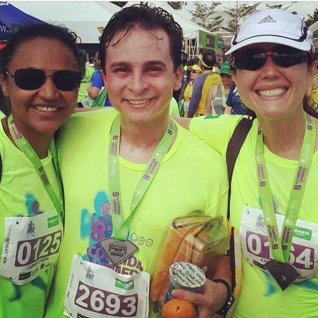 Dr. Eduardo Furlani sua a camisa durante a 8ª Corrida Unimed