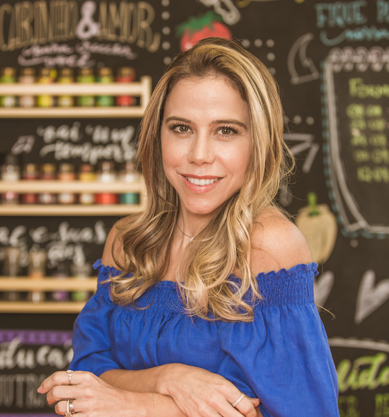 Tudo pronto para o lançamento do livro de Mirella Freire. Vem saber!