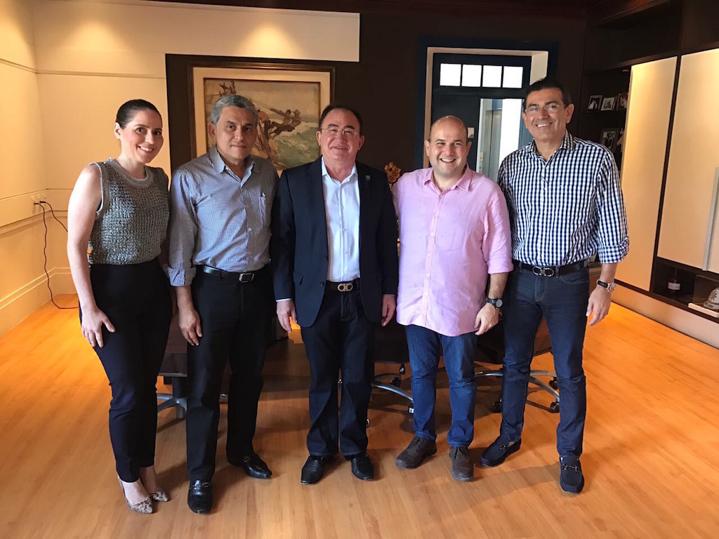 Airbnb é tema de encontro do prefeito Roberto Cláudio e ABIH