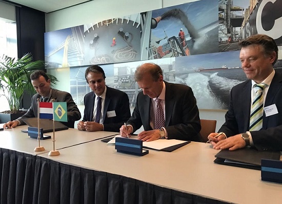 Governo do Ceará e Porto Roterdã selam parceira em solenidade na Holanda