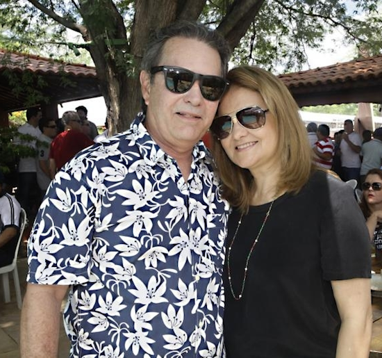 Claudio e Lenise Rocha curtem temporada em St. Barths