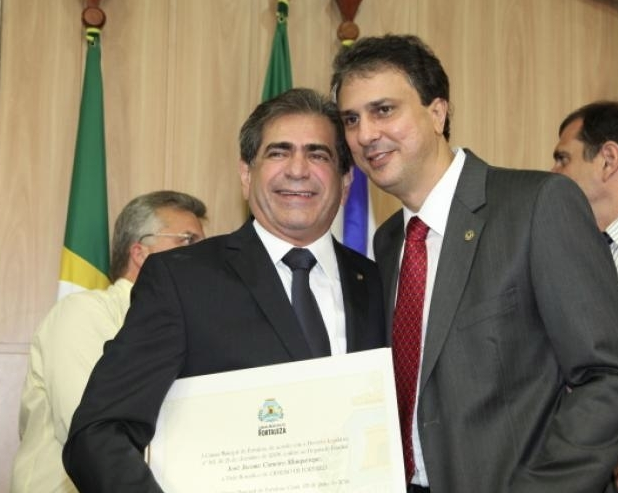 Camilo Santana participa de sessão na Assembleia Legislativa