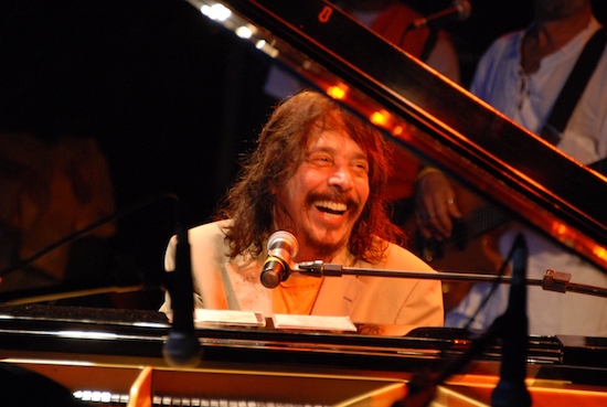 Benito de Paula aterrissa com sua turnê “Fim de Papo” em Fortaleza