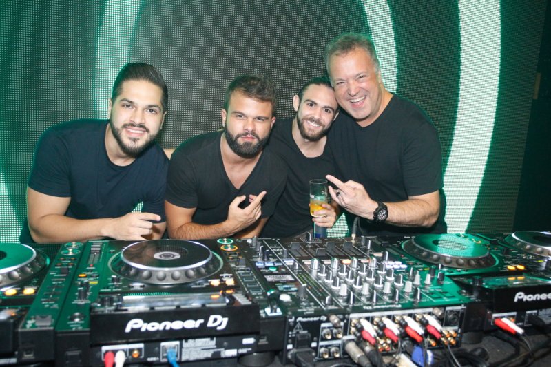 Baladinha na Living agita a véspera de feriado na capital cearense