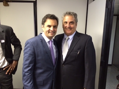 Aécio Neves visita sede da TV União em Brasília