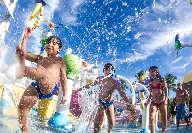 Beach Park leva um dia de alegria às crianças da Associação Peter Pan