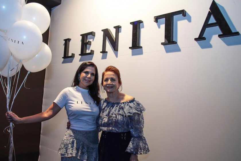 Vai ter engarrafamento de bonitonas na super sale da Lenita