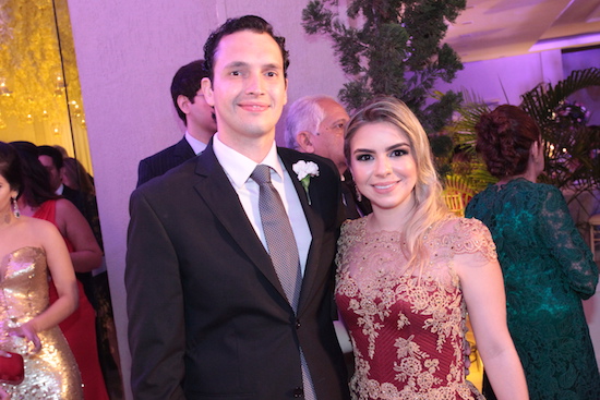 Diandra Alves e Roberto Cabral contam as horas para subir ao altar