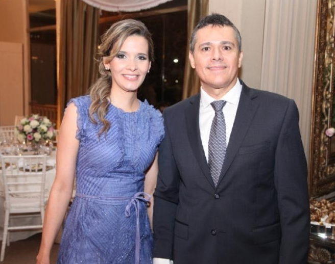 Patrícia Araújo e Victor Leal sobem ao altar