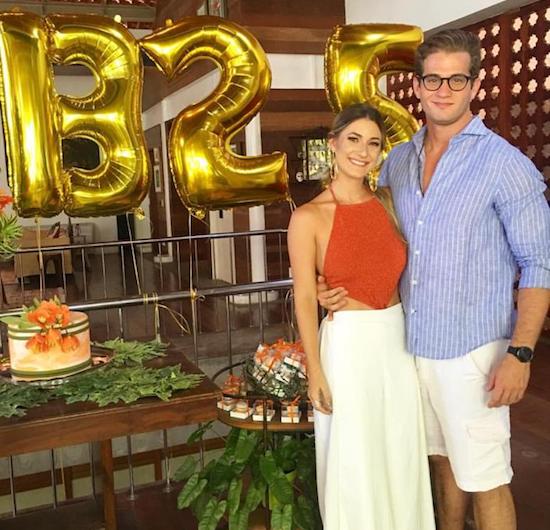 Bruna Magalhaes celebra a nova idade em tarde de puro astral com as amigas