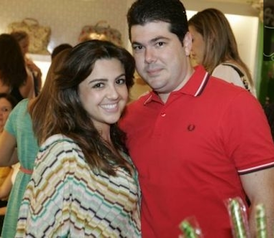 Manu Cysne troca de idade e arma party