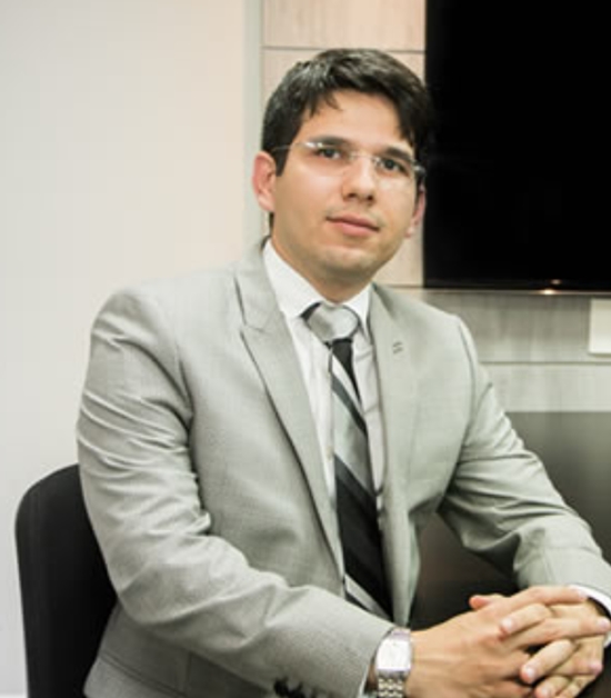 Franco Almada Azevedo apresenta cordel em homenagem ao avô