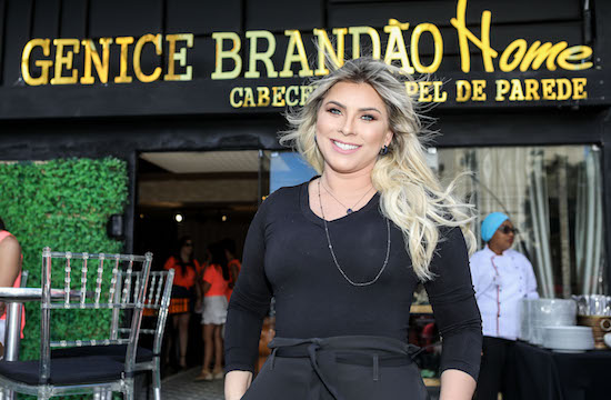 Genice Brandão recebe convidados especiais durante workshop em seu atelier