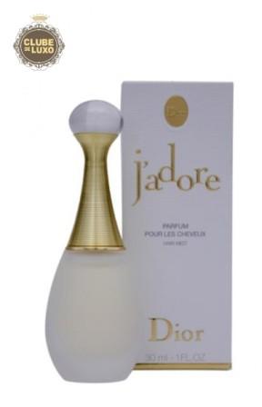 Cabelos ao vento e perfumados com a Dior