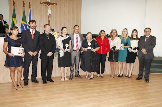 Cearenses recebem Troféu Alanis Maria