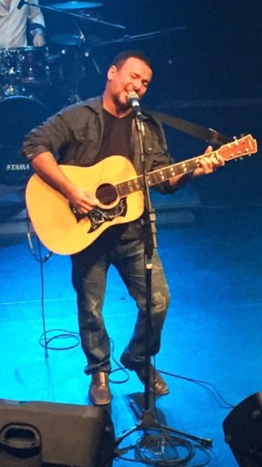 Cantor Belchior ganha homenagem na Zug Choperia.