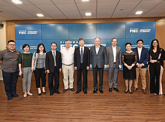 Ricardo Cavalcante e Danilo Serpa reúnem-se com comitiva chinesa