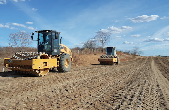 Camilo anuncia recuperação de 500 quilômetros de estradas