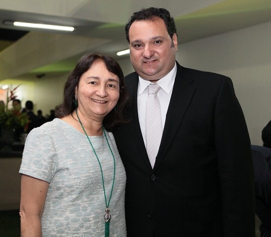 Graça Dias recebe Prêmio da Construção 2013