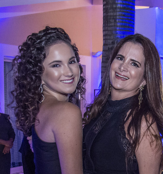 Maria Beatriz Bezerra ganha big party nos seus 15 anos