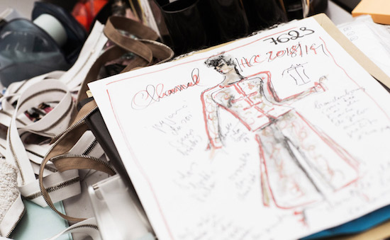 Chanel lança livro onde mostra todo o processo de criação de suas coleções