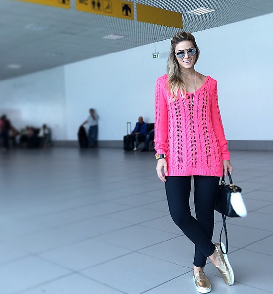 Bruna Waleska aterrissa na Europa para o casório de Fábia e Leonardo