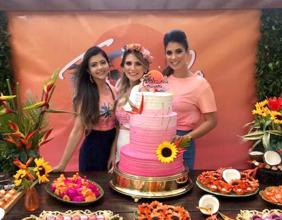 Nathália da Escóssia troca de idade com sessão parabéns surpresa armada pelas amigas