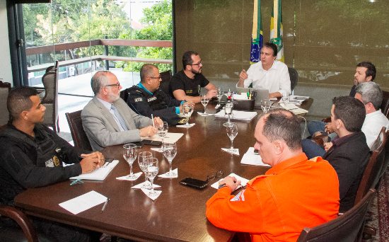 Camilo reúne cúpula da segurança e promete coibir ações criminosas
