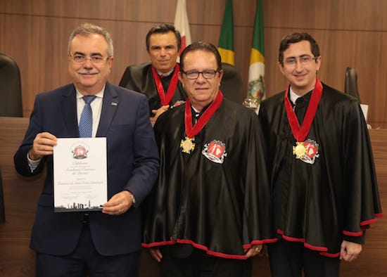 Assis Cavalcante toma posse como membro honorário da ACED