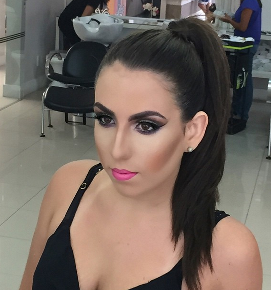 Aprenda a fazer maquiagens especiais para o Natal