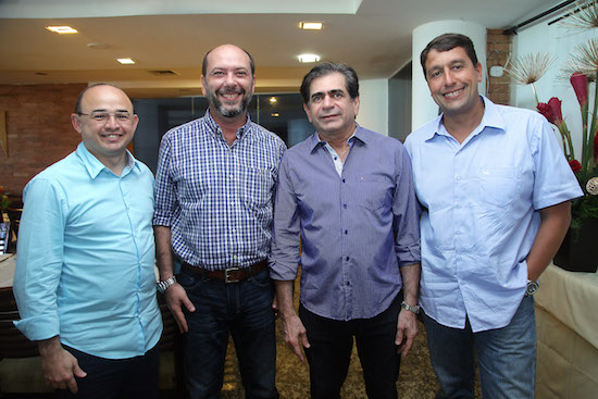 Zezinho Albuquerque pilota almoço de confraternização para deputados da AL